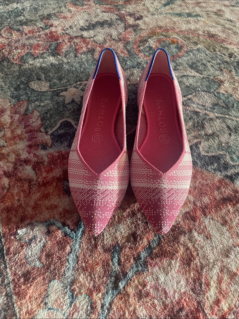 Rothy’s breast cancer awareness
